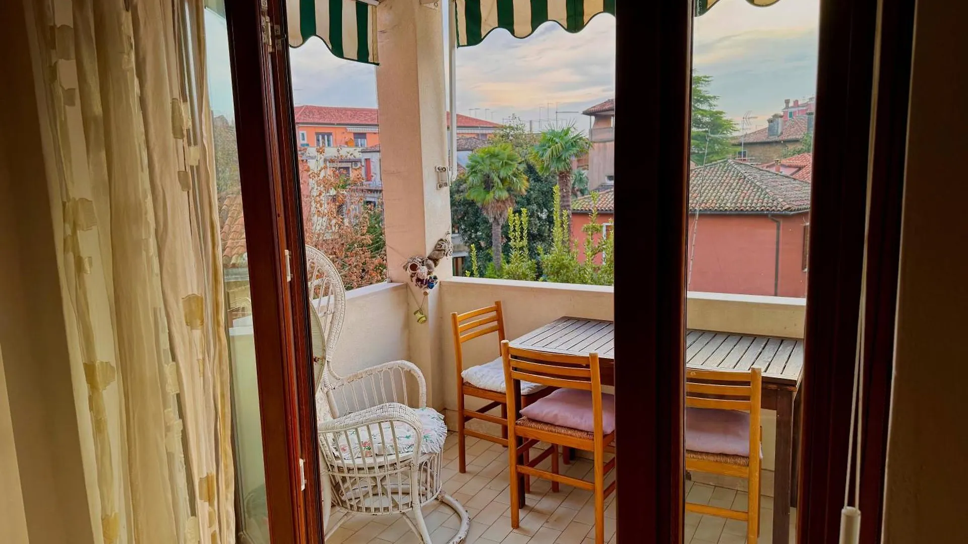 Airy & Panoramic With Terrace, 2 Minutes From The Sea Apartment Lido di Venezia Italy